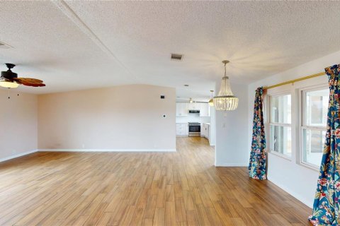 Снять в аренду квартиру в Гудзон, Флорида 11 комнат, 169.08м2, № 1786389 - фото 4