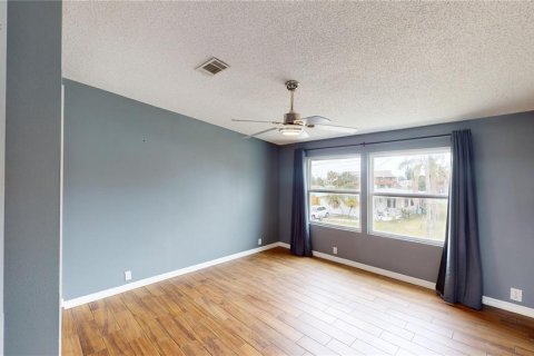 Снять в аренду квартиру в Гудзон, Флорида 11 комнат, 169.08м2, № 1786389 - фото 16