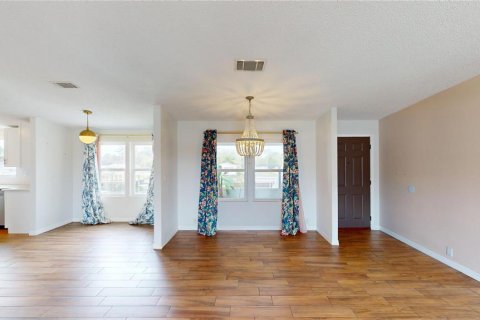 Снять в аренду квартиру в Гудзон, Флорида 11 комнат, 169.08м2, № 1786389 - фото 11