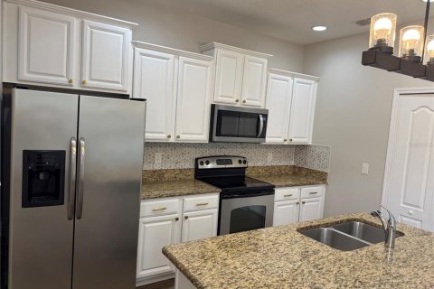 Townhouse in Winter Garden, Florida 3 bedrooms, 164.07 sq.m. № 1869722 - photo 10