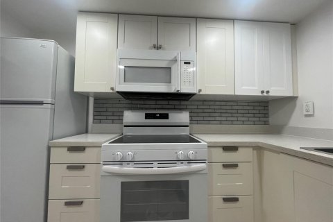 Copropriété à vendre à Sunrise, Floride: 1 chambre, 80.08 m2 № 2084402 - photo 16