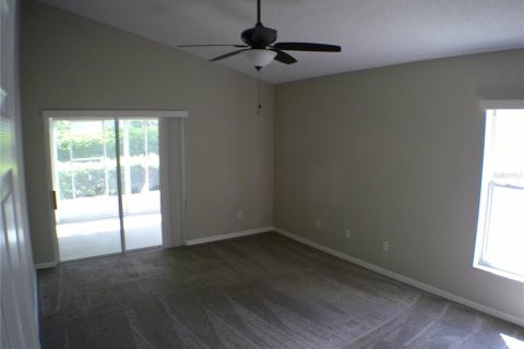 House in Clermont, Florida 3 bedrooms, 146.04 sq.m. № 1597663 - photo 12