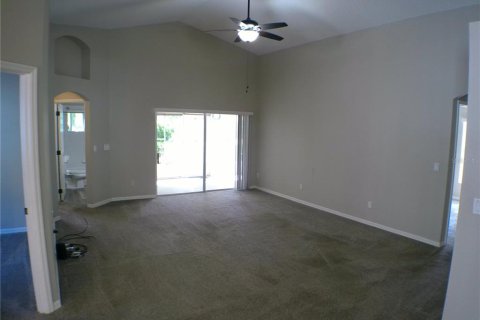 House in Clermont, Florida 3 bedrooms, 146.04 sq.m. № 1597663 - photo 4