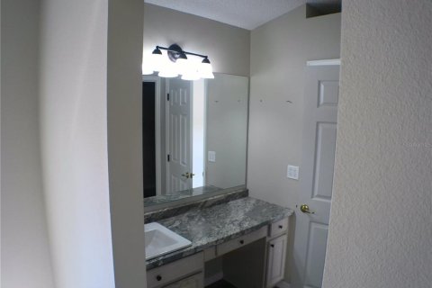 House in Clermont, Florida 3 bedrooms, 146.04 sq.m. № 1597663 - photo 13