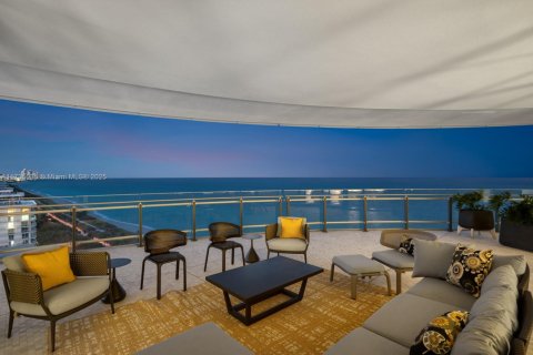 Condominio en venta en Miami Beach, Florida, 4 dormitorios, 327.48 m2 № 2035034 - foto 16
