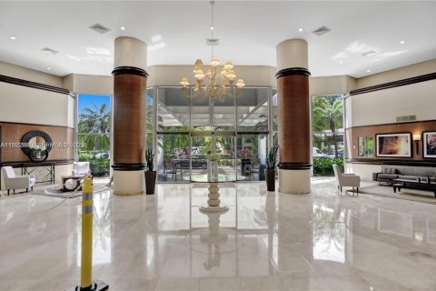 Condo in Aventura, Florida, 2 bedrooms № 1976567 - photo 20