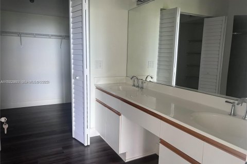 Condo in Aventura, Florida, 2 bedrooms № 1976567 - photo 7