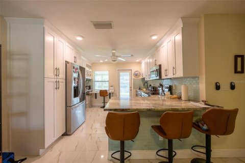 Propiedad comercial en venta en Cape Coral, Florida, 4 dormitorios, 182.09 m2 № 1886921 - foto 22