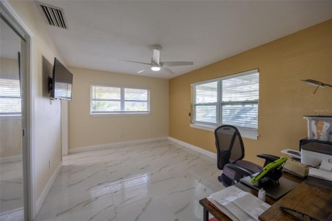 Propiedad comercial en venta en Cape Coral, Florida, 4 dormitorios, 182.09 m2 № 1886921 - foto 6