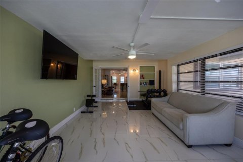 Propiedad comercial en venta en Cape Coral, Florida, 4 dormitorios, 182.09 m2 № 1886921 - foto 18