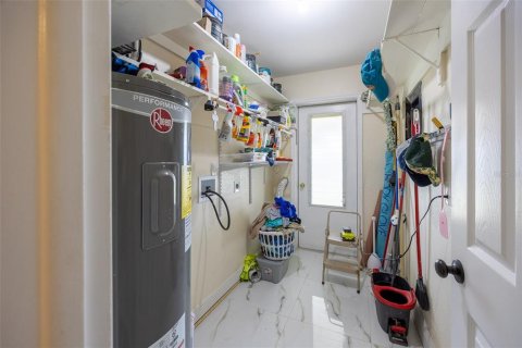 Propiedad comercial en venta en Cape Coral, Florida, 4 dormitorios, 182.09 m2 № 1886921 - foto 7