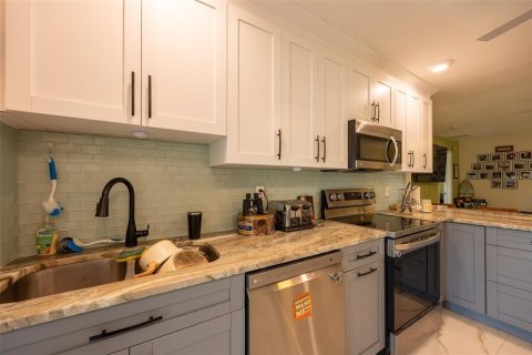 Propiedad comercial en venta en Cape Coral, Florida, 4 dormitorios, 182.09 m2 № 1886921 - foto 28
