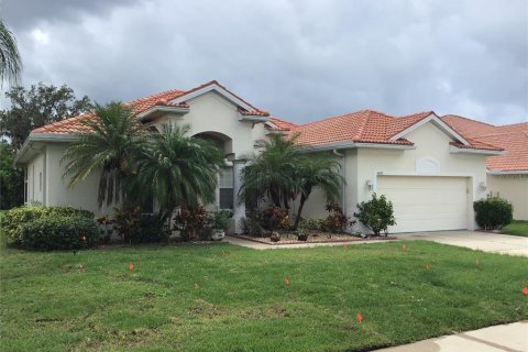 Villa ou maison à louer à Bradenton, Floride: 4 chambres, 196.86 m2 № 2379353 - photo 13