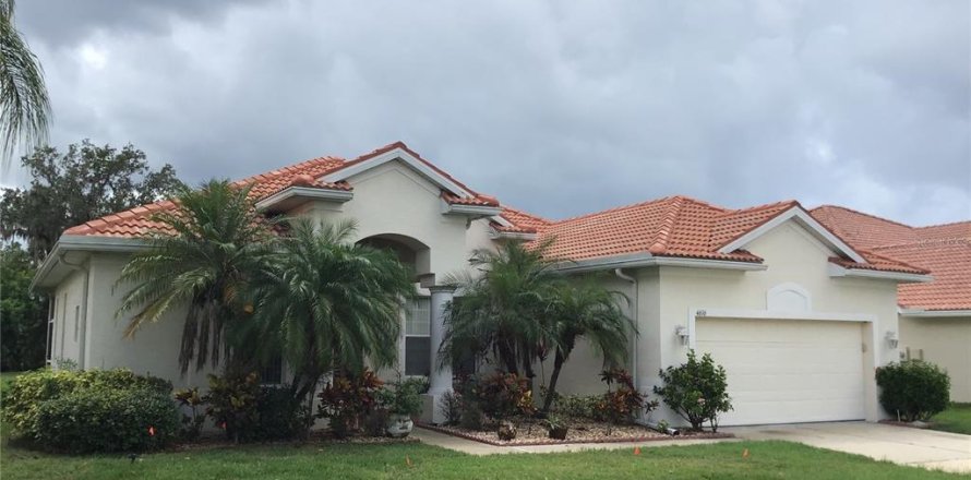 Villa ou maison à Bradenton, Floride 4 chambres, 196.86 m2 № 2379353