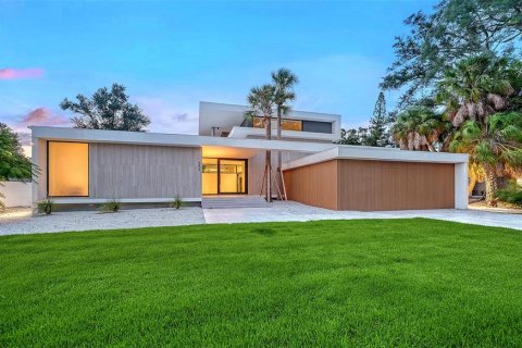 House in Sarasota, Florida 5 bedrooms, 363.53 sq.m. № 2132175