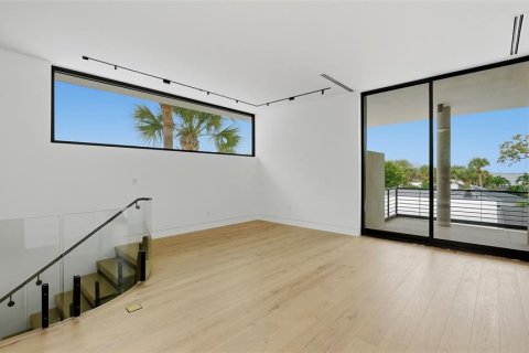 House in Sarasota, Florida 5 bedrooms, 363.53 sq.m. № 2132175 - photo 27