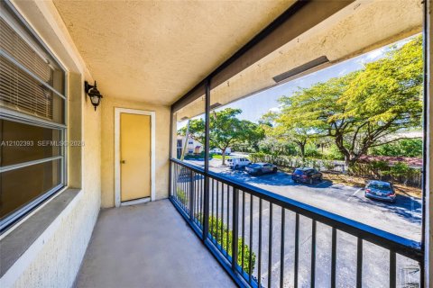 Copropriété à louer à Pompano Beach, Floride: 2 chambres, 83.89 m2 № 2407250 - photo 15