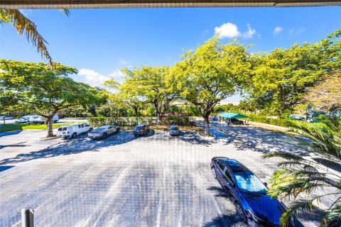 Copropriété à louer à Pompano Beach, Floride: 2 chambres, 83.89 m2 № 2407250 - photo 13