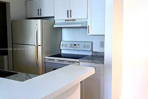 Copropriété à louer à Pompano Beach, Floride: 2 chambres, 83.89 m2 № 2407250 - photo 4