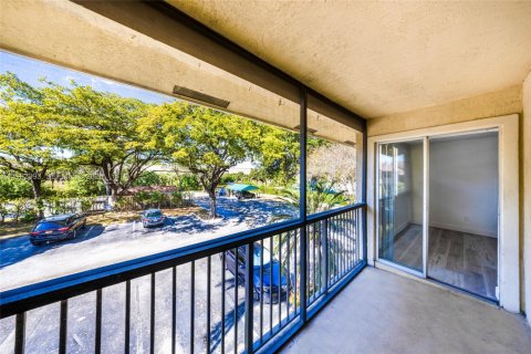 Copropriété à louer à Pompano Beach, Floride: 2 chambres, 83.89 m2 № 2407250 - photo 11