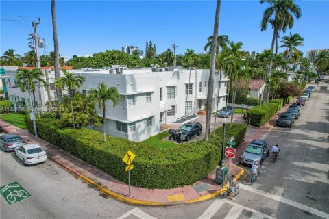 Condo in Miami Beach, Florida, 2 bedrooms  № 1986778 - photo 16