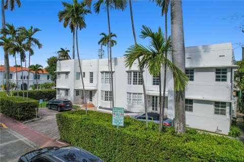 Condo in Miami Beach, Florida, 2 bedrooms  № 1986778 - photo 20