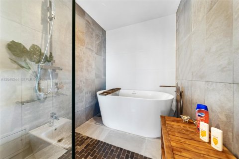 Copropriété à louer à Miami, Floride: 1 chambre, 77.39 m2 № 2087573 - photo 27