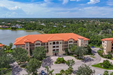 Condominio en venta en Lakewood Ranch, Florida, 3 dormitorios, 198.63 m2 № 1882839 - foto 2