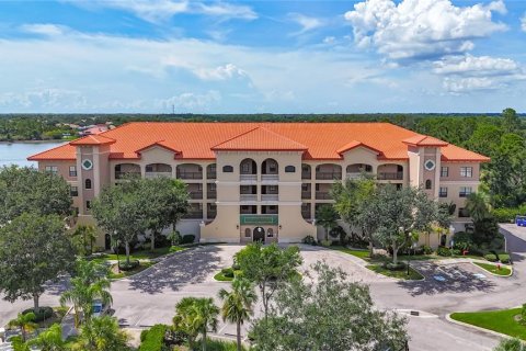 Condominio en venta en Lakewood Ranch, Florida, 3 dormitorios, 198.63 m2 № 1882839 - foto 1