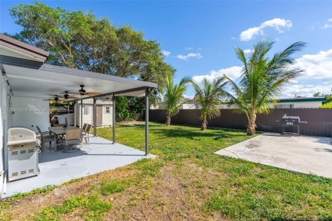 Casa en venta en Homestead, Florida, 4 dormitorios, 104.98 m2 № 1713901 - foto 21