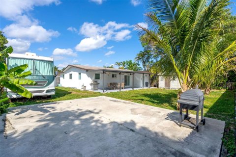 Casa en venta en Homestead, Florida, 4 dormitorios, 104.98 m2 № 1713901 - foto 18