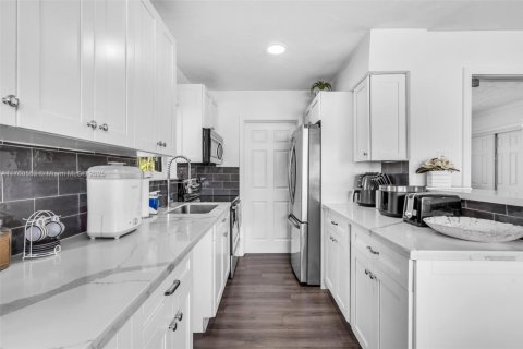 Casa en venta en Homestead, Florida, 4 dormitorios, 104.98 m2 № 1713901 - foto 8