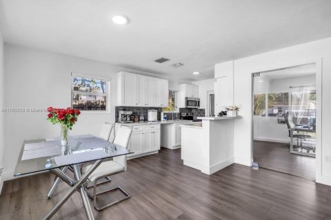 Casa en venta en Homestead, Florida, 4 dormitorios, 104.98 m2 № 1713901 - foto 6