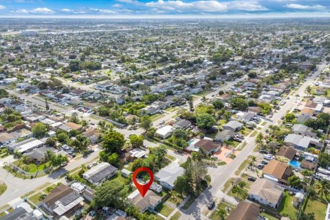 Casa en venta en Homestead, Florida, 4 dormitorios, 104.98 m2 № 1713901 - foto 24