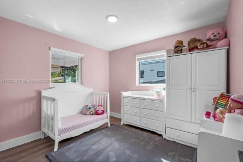 Casa en venta en Homestead, Florida, 4 dormitorios, 104.98 m2 № 1713901 - foto 11