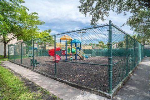 Townhouse in Plantation, Florida 3 bedrooms, 164.44 sq.m. № 977066 - photo 1