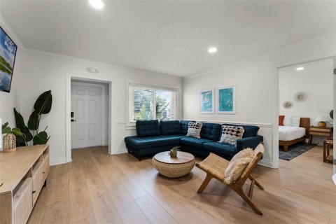 Immobilier commercial à vendre à Cocoa Beach, Floride: 8 chambres, 293.2 m2 № 1787468 - photo 15
