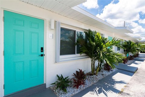 Immobilier commercial à vendre à Cocoa Beach, Floride: 8 chambres, 293.2 m2 № 1787468 - photo 7