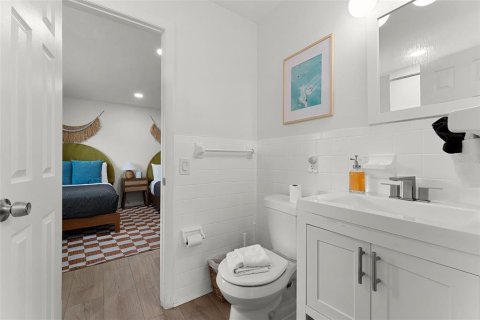 Immobilier commercial à vendre à Cocoa Beach, Floride: 8 chambres, 293.2 m2 № 1787468 - photo 10