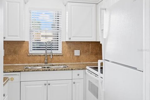 Condominio en alquiler en Sarasota, Florida, 2 dormitorios, 95.41 m2 № 1913465 - foto 22
