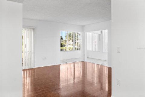 Condominio en alquiler en Sarasota, Florida, 2 dormitorios, 95.41 m2 № 1913465 - foto 11