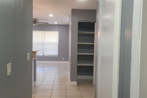 Villa ou maison à louer à Tampa, Floride: 1 chambre, 60.39 m2 № 1680956 - photo 11
