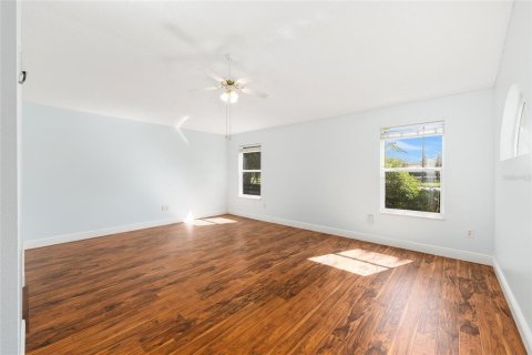 Casa en venta en The Villages, Florida, 3 dormitorios, 182.83 m2 № 1910643 - foto 25