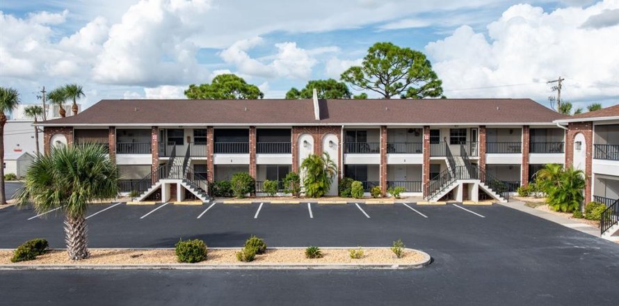Condominio en Englewood, Florida, 2 dormitorios № 2151029
