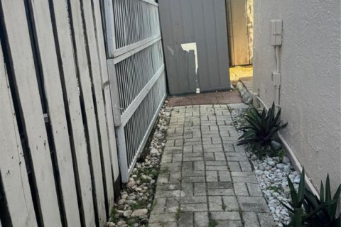 Villa ou maison à louer à Davie, Floride: 3 chambres, 124.86 m2 № 2263413 - photo 15