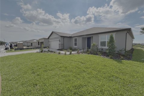 Villa ou maison à louer à Ocala, Floride: 2 chambres, 204.38 m2 № 2321260 - photo 2