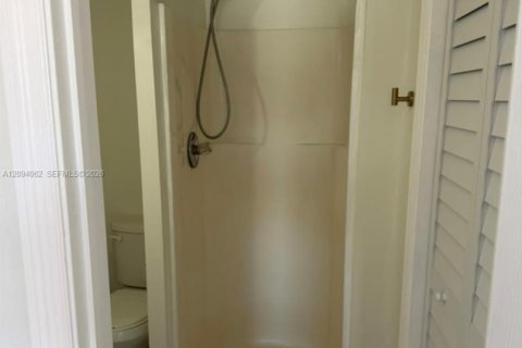 Immobilier commercial à louer à Hialeah, Floride: 193.42 m2 № 2386900 - photo 4
