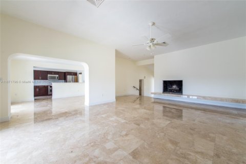 Casa en alquiler en Coral Gables, Florida, 3 dormitorios, 233.28 m2 № 2018537 - foto 5