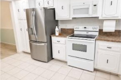 Condo in Lake Worth, Florida, 2 bedrooms  № 2154570 - photo 10