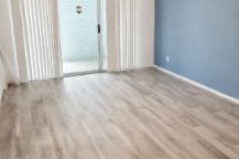 Condo in Lake Worth, Florida, 2 bedrooms  № 2154570 - photo 11